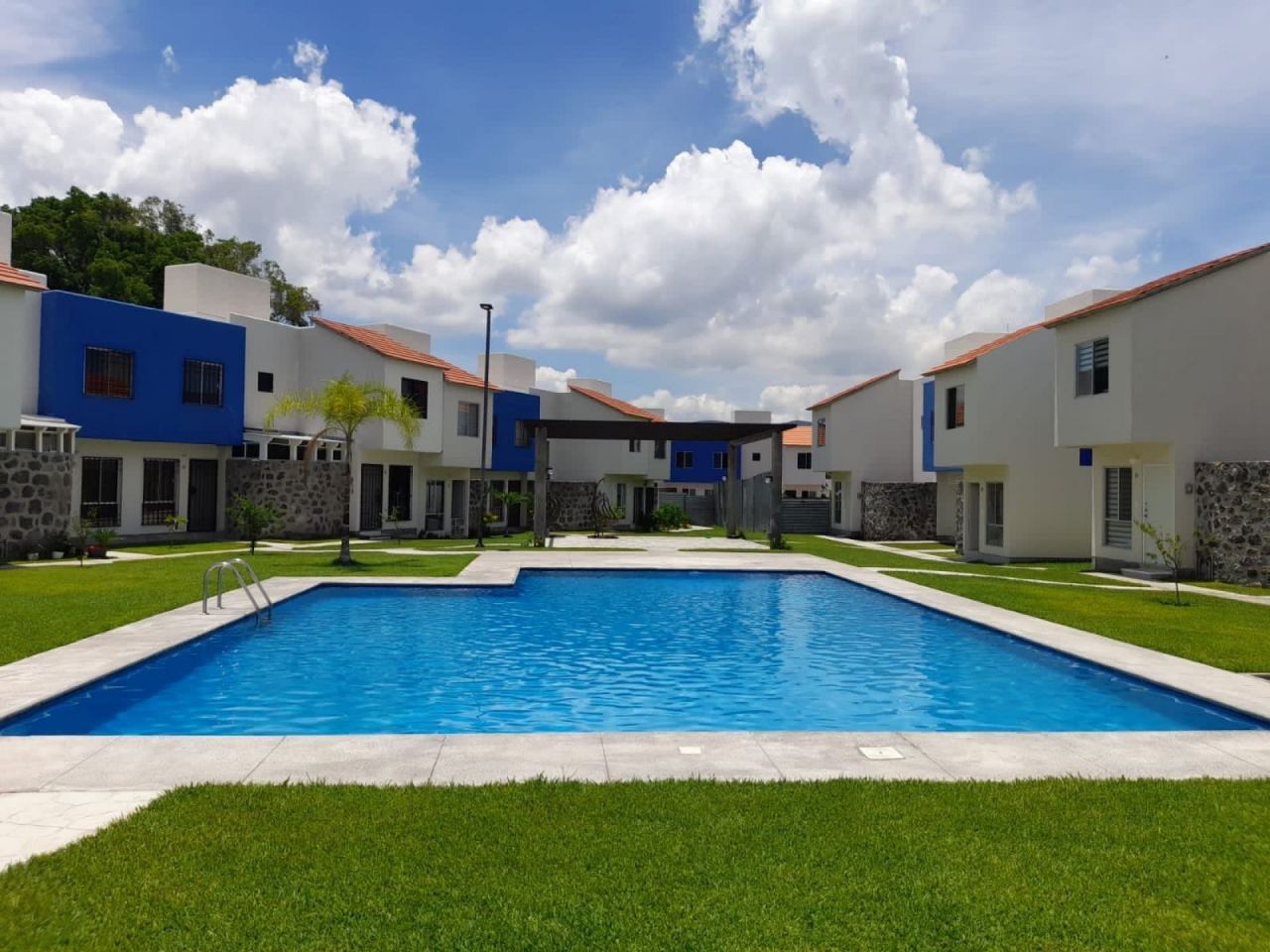 Condominios en Palo Escrito