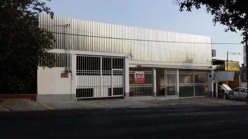 Bodegas en Av. Nacional