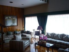 {"esp":"Sala","ing":"Living room"}