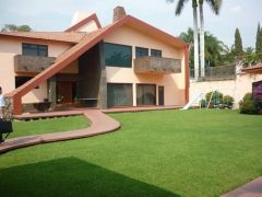 {"esp":"Fachada casa","ing":"House facade"}