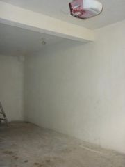 {"esp":"Garaje techado","ing":"Garaje"}