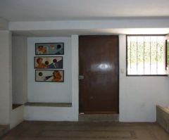 {"esp":"Entrada","ing":"Entrance"}