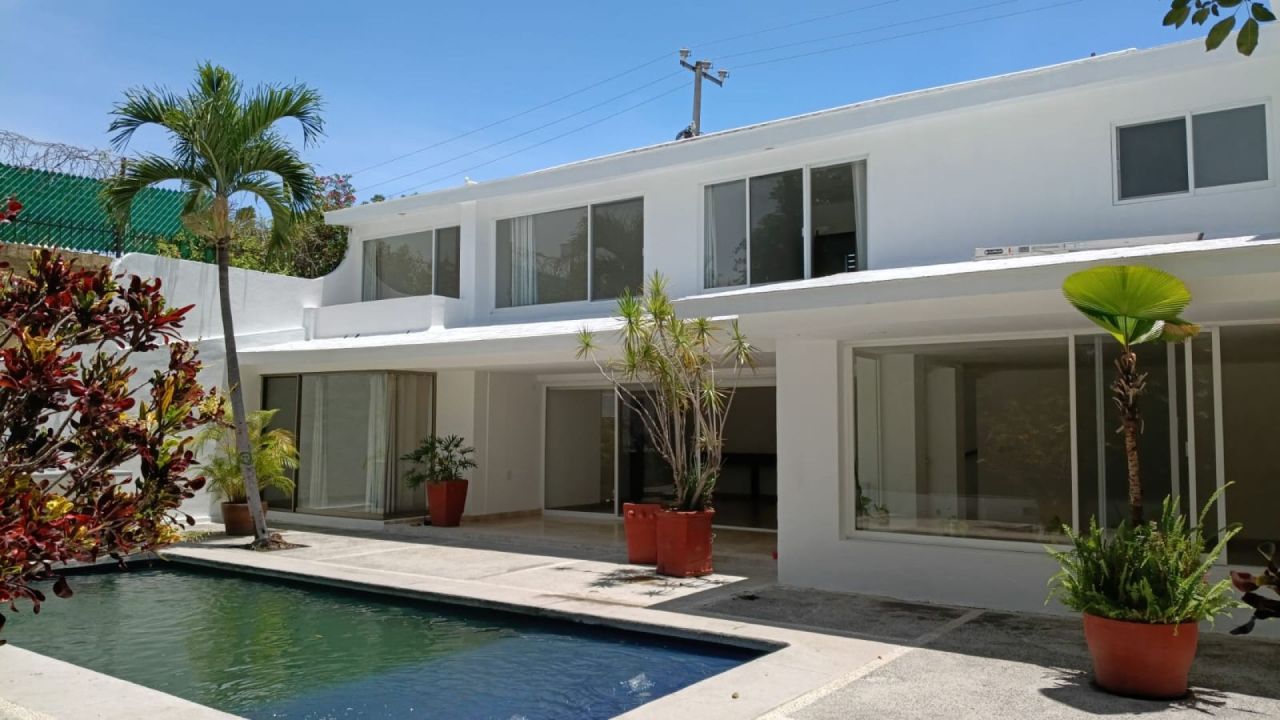 CASA SOLA RENTA VISTA HERMOSA