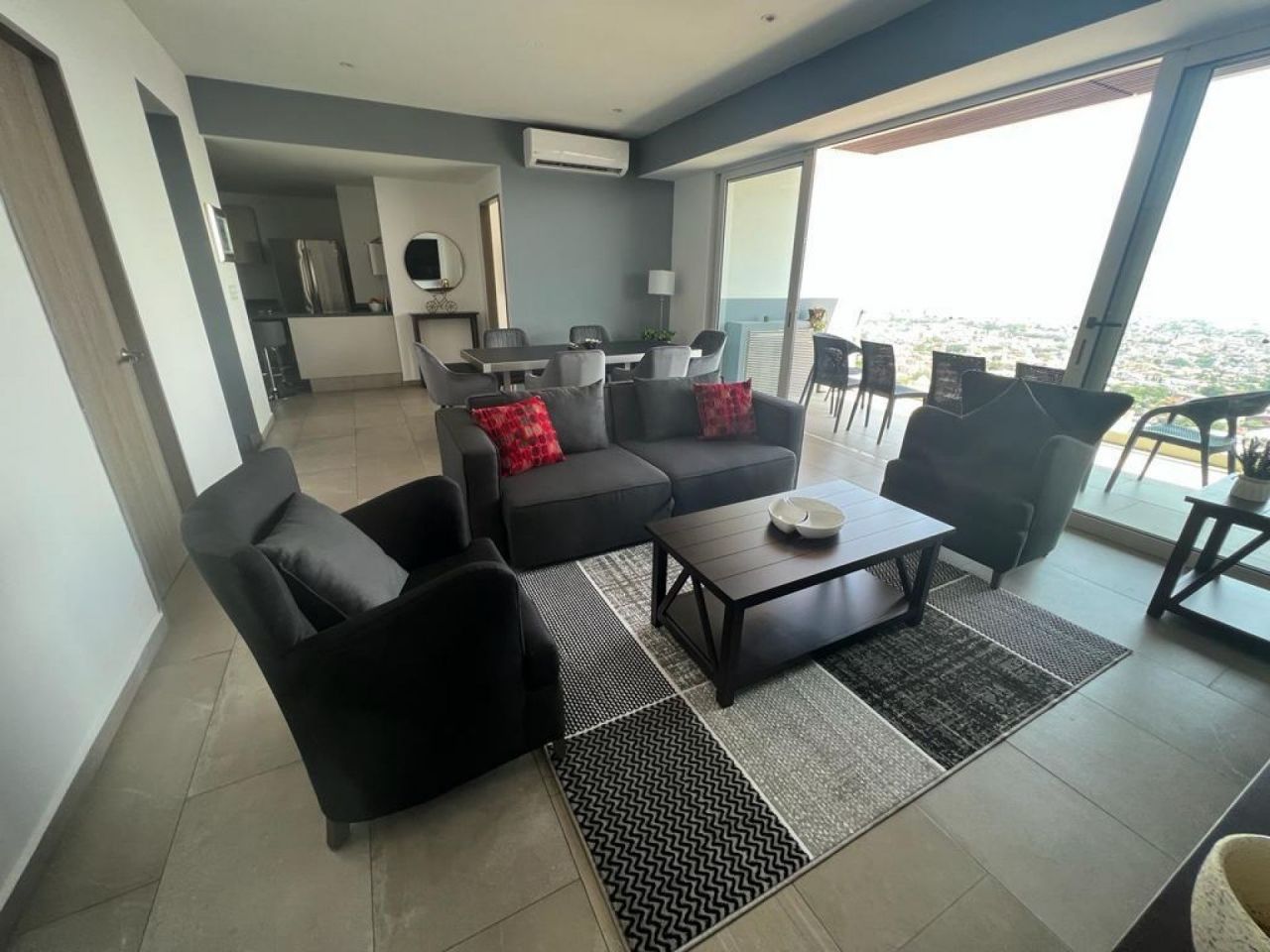 Renta de Depto. Amueblado