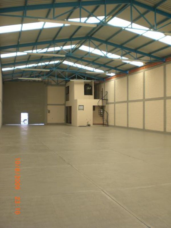 Bodegas en Lomas de Cortes