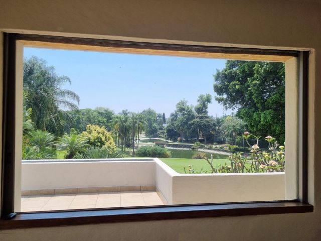 {"esp":"Balcon de recamara principal","ing":""}