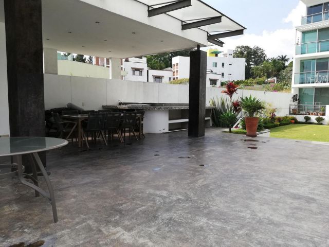 {"esp":"Palapa con asador","ing":""}