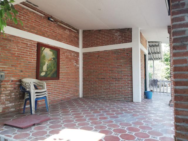{"esp":"terraza","ing":""}