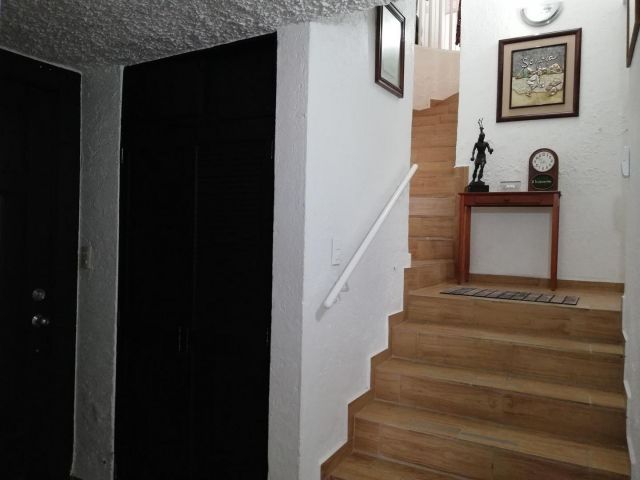 {"esp":"Acceso a Planta Alta.","ing":""}