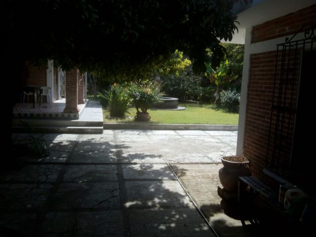 {"esp":"garaje","ing":""}