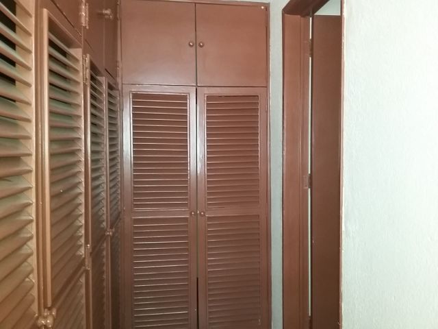 {"esp":"vestidor y ba\u00f1o","ing":""}