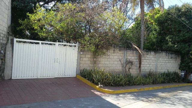{"esp":"Fachada principal","ing":""}