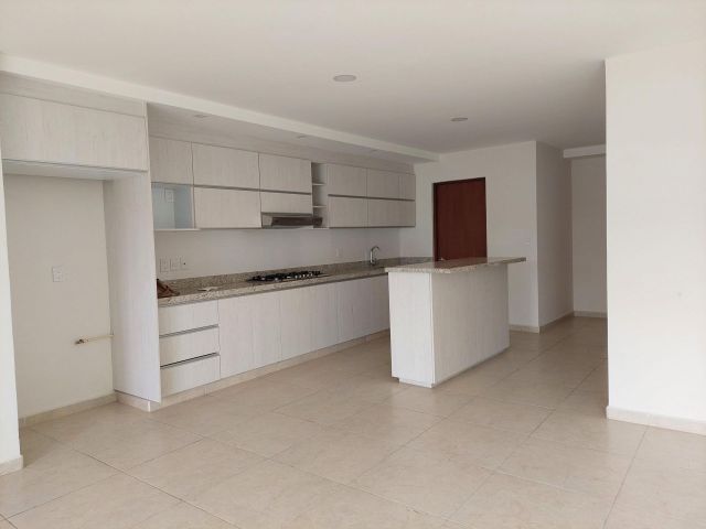 {"esp":"cocina equipada","ing":""}