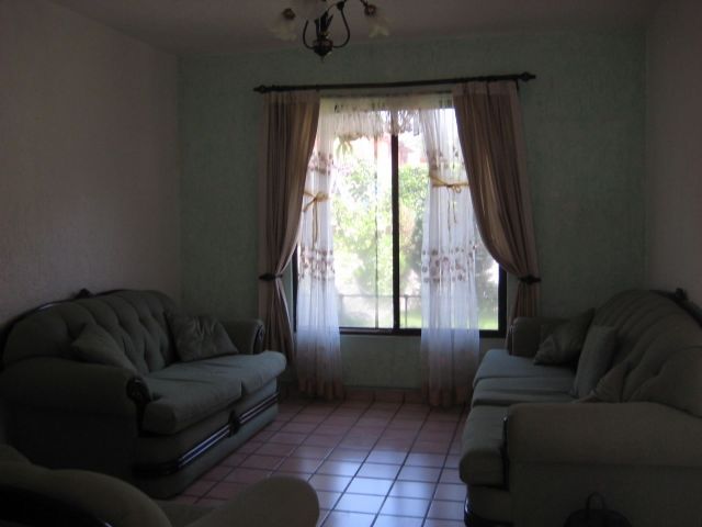 {"esp":"sala comedor","ing":""}