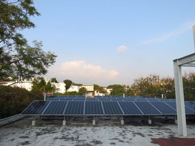 {"esp":"paneles solares para las habitaciones.","ing":""}