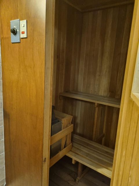 {"esp":"Sauna","ing":""}