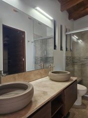 {"esp":"ba\u00f1o , doble lavabo","ing":""}