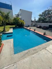 {"esp":"Alberca jard\u00edn.","ing":""}