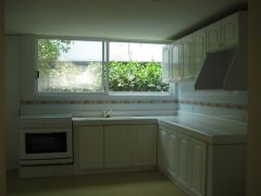 {"esp":"Cocina equipada","ing":""}