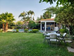 {"esp":"Jard\u00edn","ing":""}