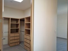 {"esp":"Vestidor","ing":""}