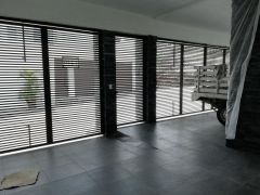 {"esp":"Garaje cubierto","ing":""}