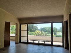 {"esp":"Sala de TV","ing":""}