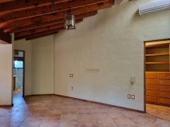 {"esp":"Recamara Principal","ing":""}