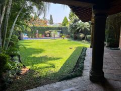 {"esp":"jard\u00edn","ing":""}