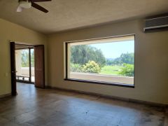 {"esp":"Sala de TV","ing":""}