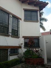 {"esp":"Frente","ing":""}