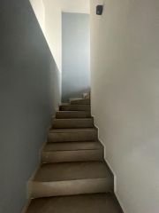 {"esp":"Acceso a Planta Alta.","ing":""}