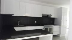 {"esp":"cocina equipada","ing":""}