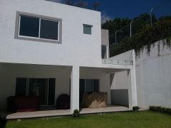 {"esp":"Fachada Posterior","ing":""}