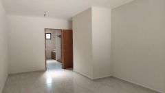 {"esp":"Recamara principal con ba\u00f1o-vestidor.","ing":""}