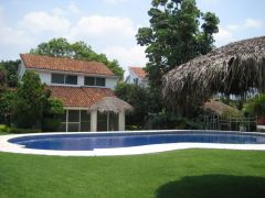 {"esp":"Alberca","ing":""}