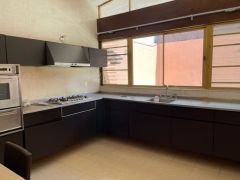 {"esp":"cocina equipada","ing":""}