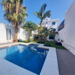 {"esp":"Fachada posterior","ing":""}