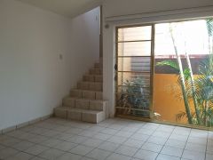 {"esp":"Recamara 2","ing":""}