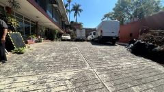 {"esp":"Estacionamiento","ing":""}