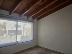 {"esp":"Recamara con ba\u00f1o y closet","ing":""}