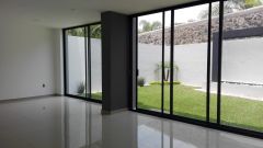 {"esp":"sala, comedor","ing":""}