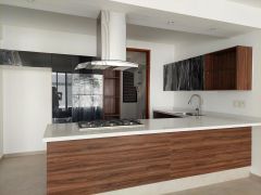 {"esp":"cocina equipada","ing":""}