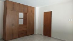 {"esp":"Recamara oficina, cto de juegos con ba\u00f1o en PB.","ing":""}