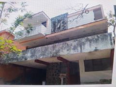 {"esp":"Fachada posterior","ing":""}