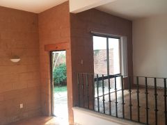 {"esp":"terraza","ing":""}