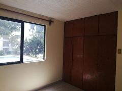 {"esp":"Recamara 2","ing":""}