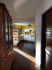 {"esp":"Acceso a cocina, y cto de servicio","ing":""}