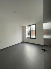 {"esp":"Recamara  con ba\u00f1o y vestidor","ing":""}