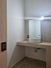 {"esp":"Ba\u00f1o","ing":""}